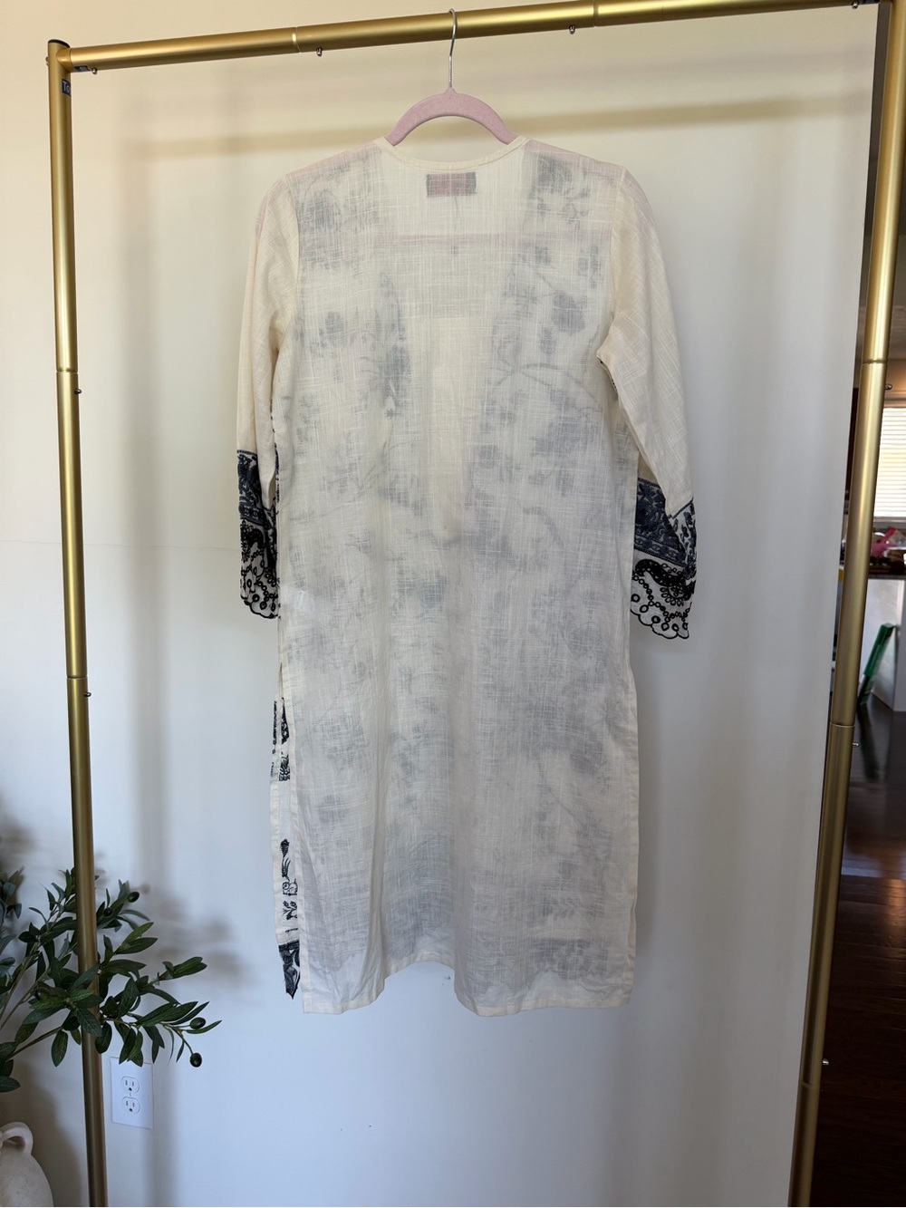 Embroidered Cream and Navy V-Neck Long Sleeve Kurta - Picture 2 of 6